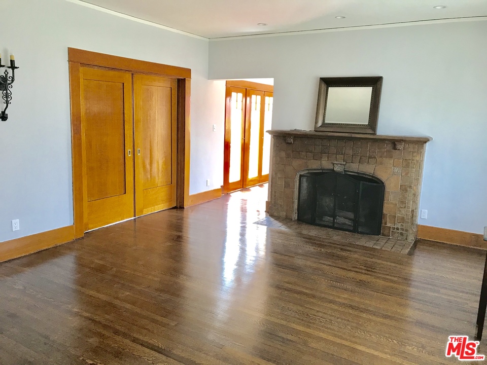 2000 Wellington Road Los Angeles, CA 90016 - Photo 7 of 30 Gallery Image 7