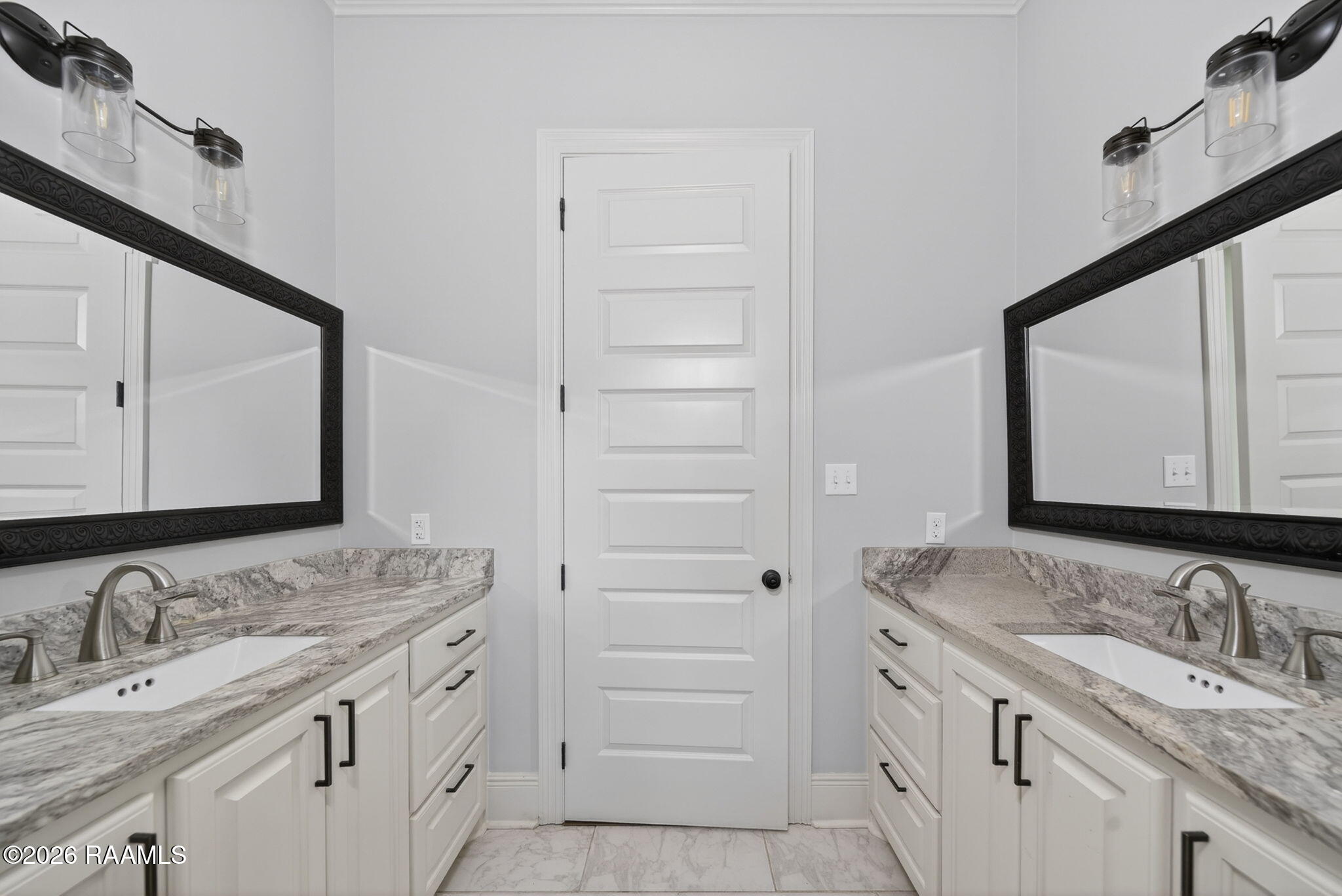 6121 McLin Road Port Allen, LA 70767 - Photo 19 of 29 Guest Bath