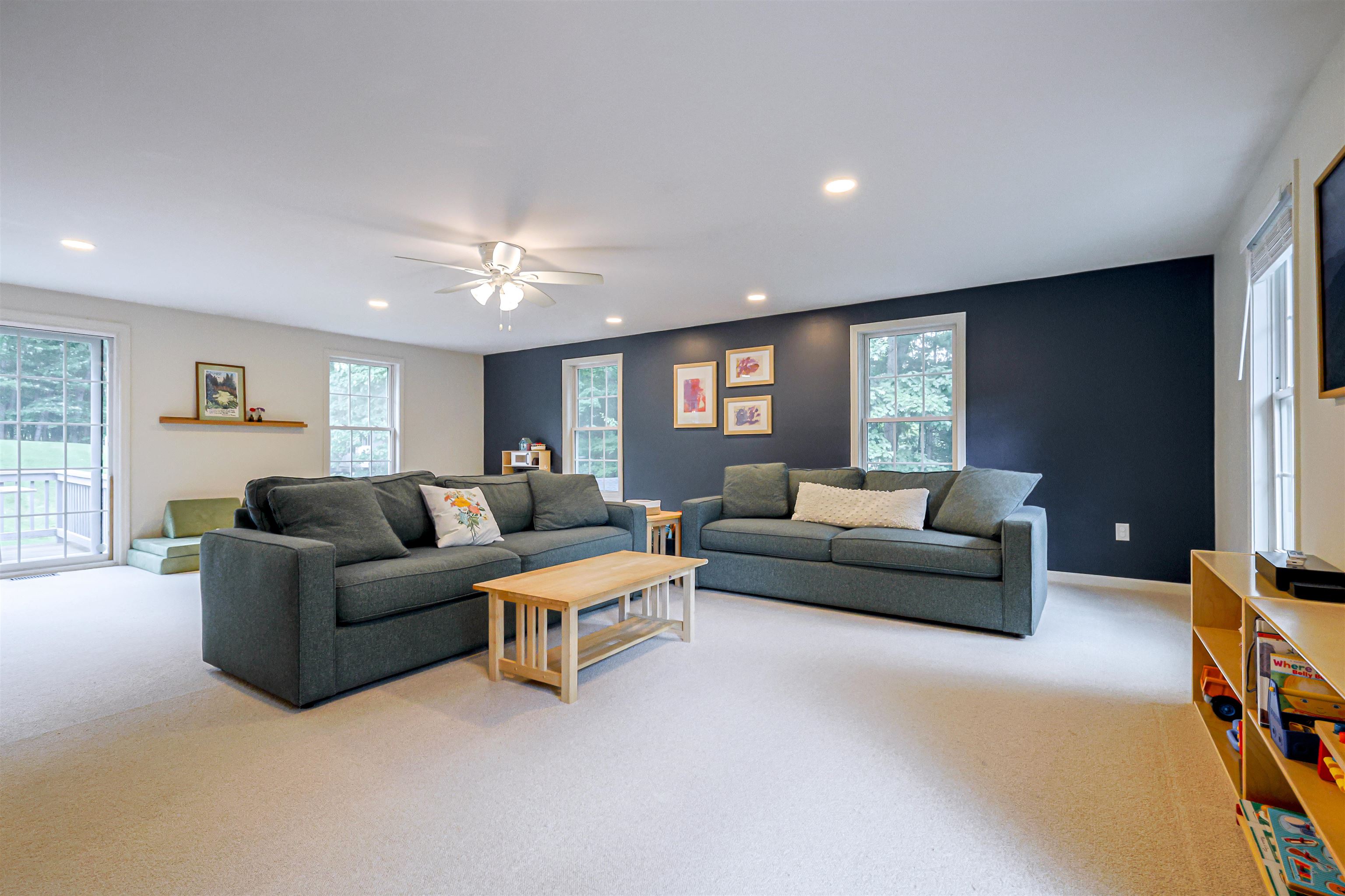 121 Birkdale Road Bedford, NH 03110 - Photo 13 of 44 Gallery Image 13