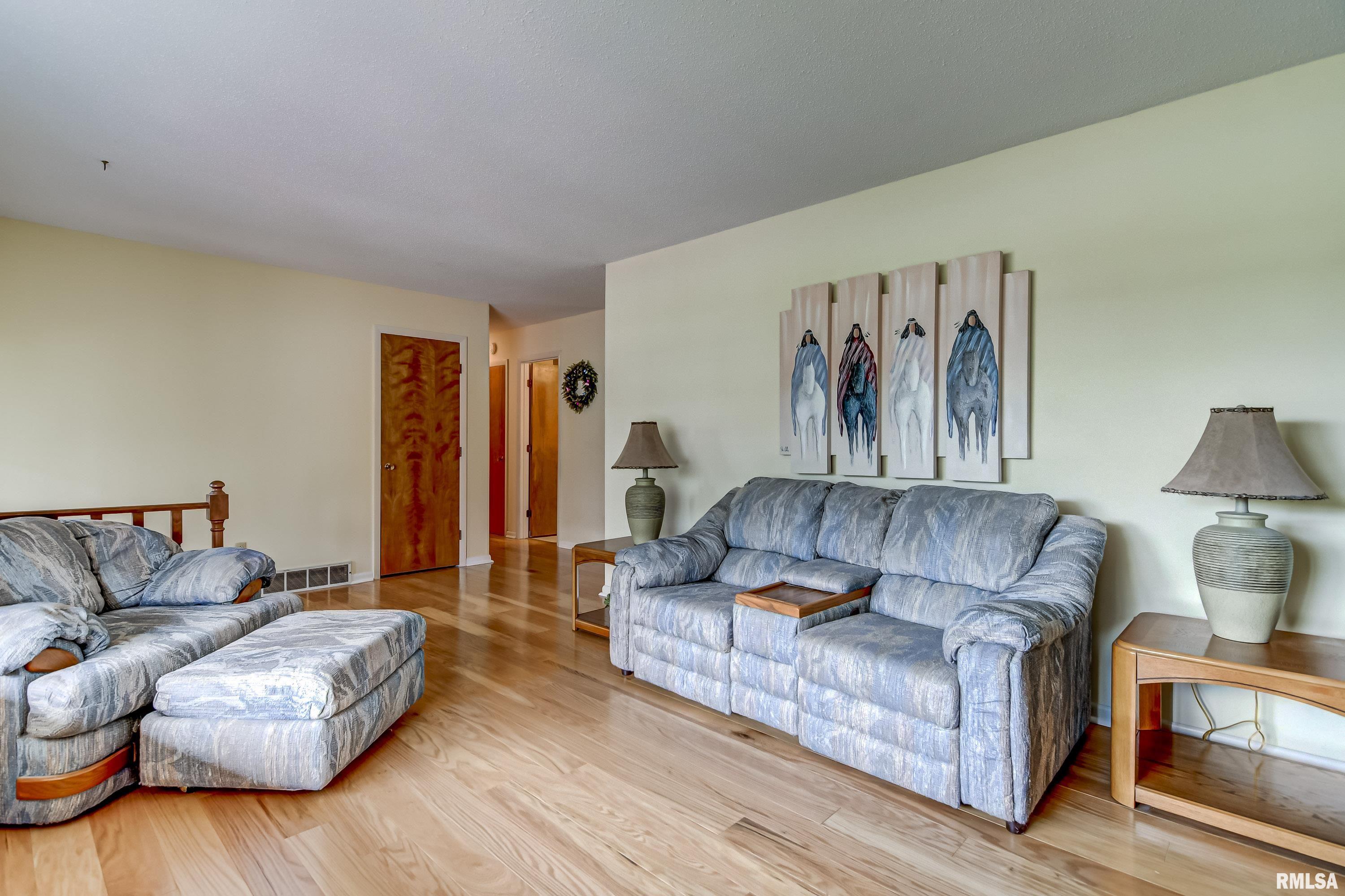 29 Woods Mill Road Sherman, IL 62684 - Photo 7 of 43 Gallery Image 7