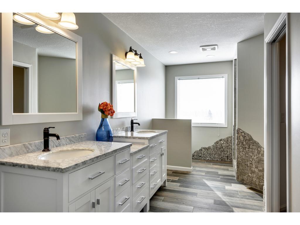 1024 Vista Ridge Lane Shakopee, MN 55379 - Photo 11 of 20 Gallery Image 11