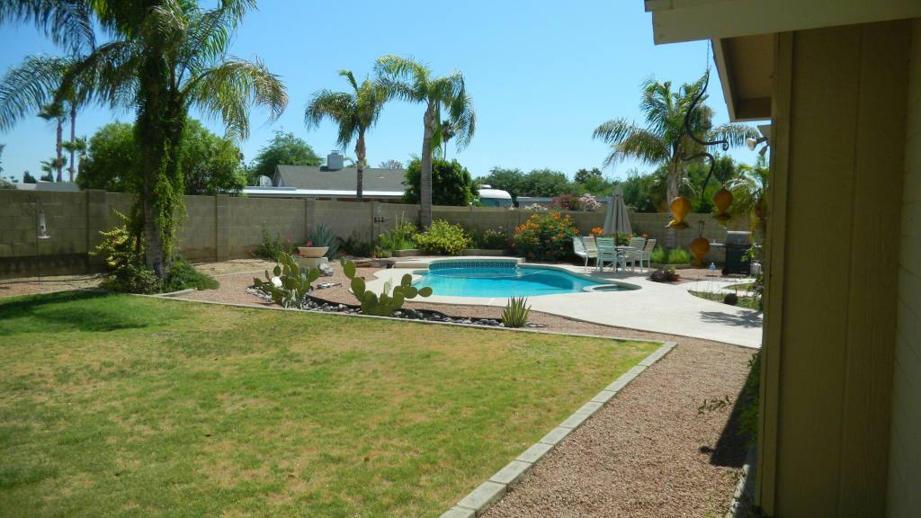 4336 East Hearn Road Phoenix, AZ 85032 - Photo 4 of 19 yard2