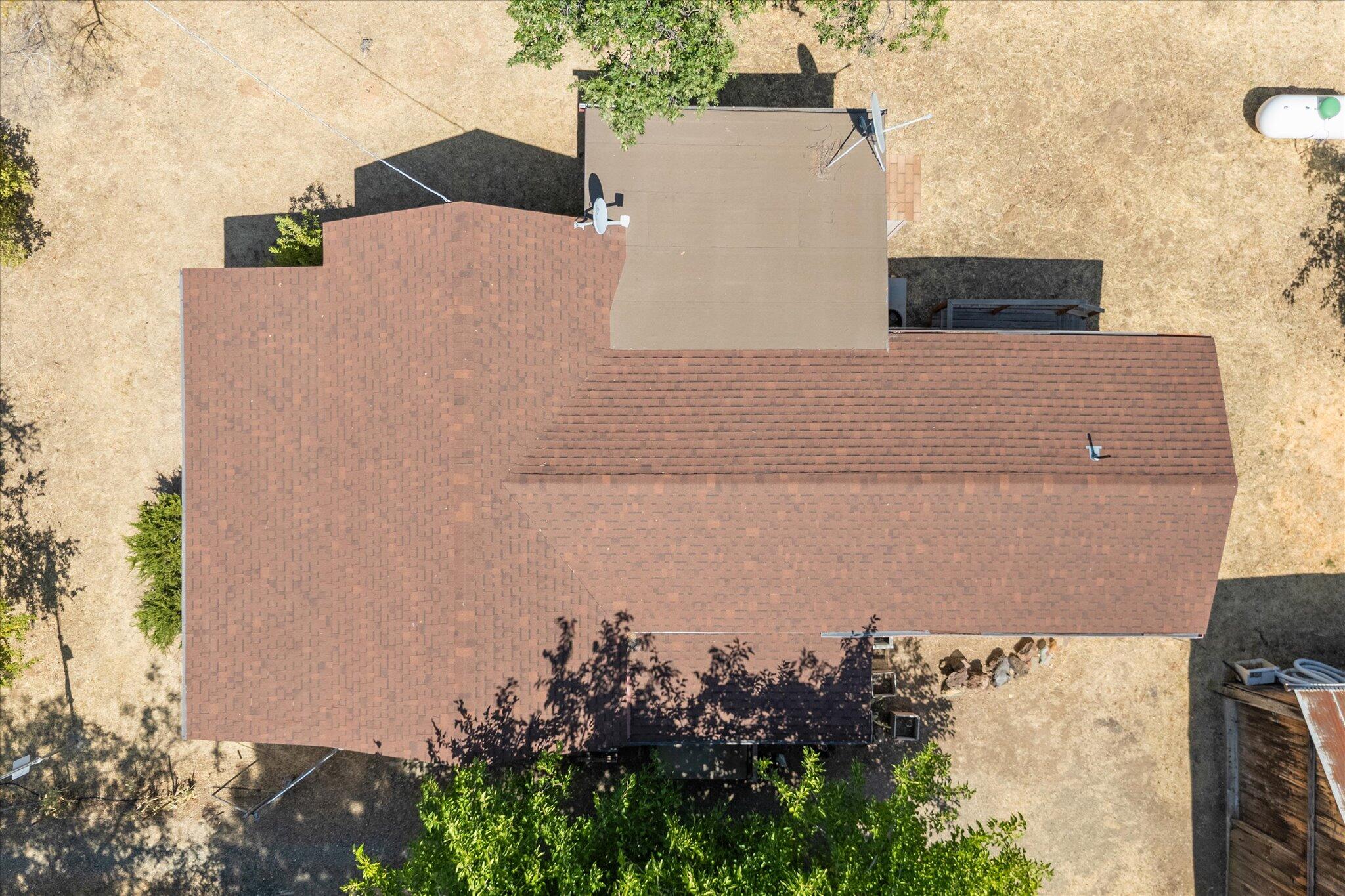 6535 Placer Road Igo, CA 96047 - Photo 34 of 39 an aerial view of house with yard and mountain view in back