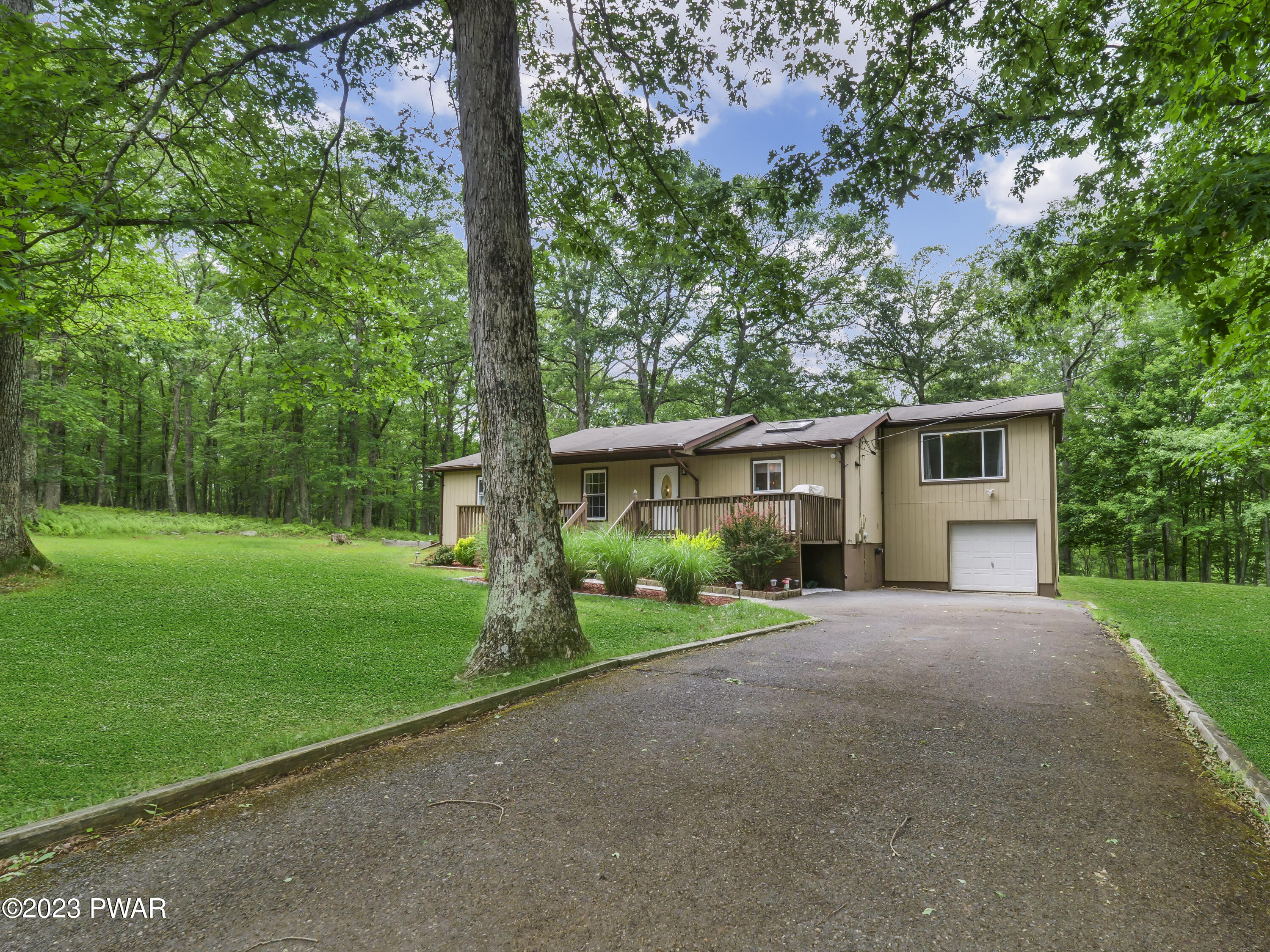 2120 Spring Drive Bushkill, PA 18324 - Photo 24 of 27 Driveway