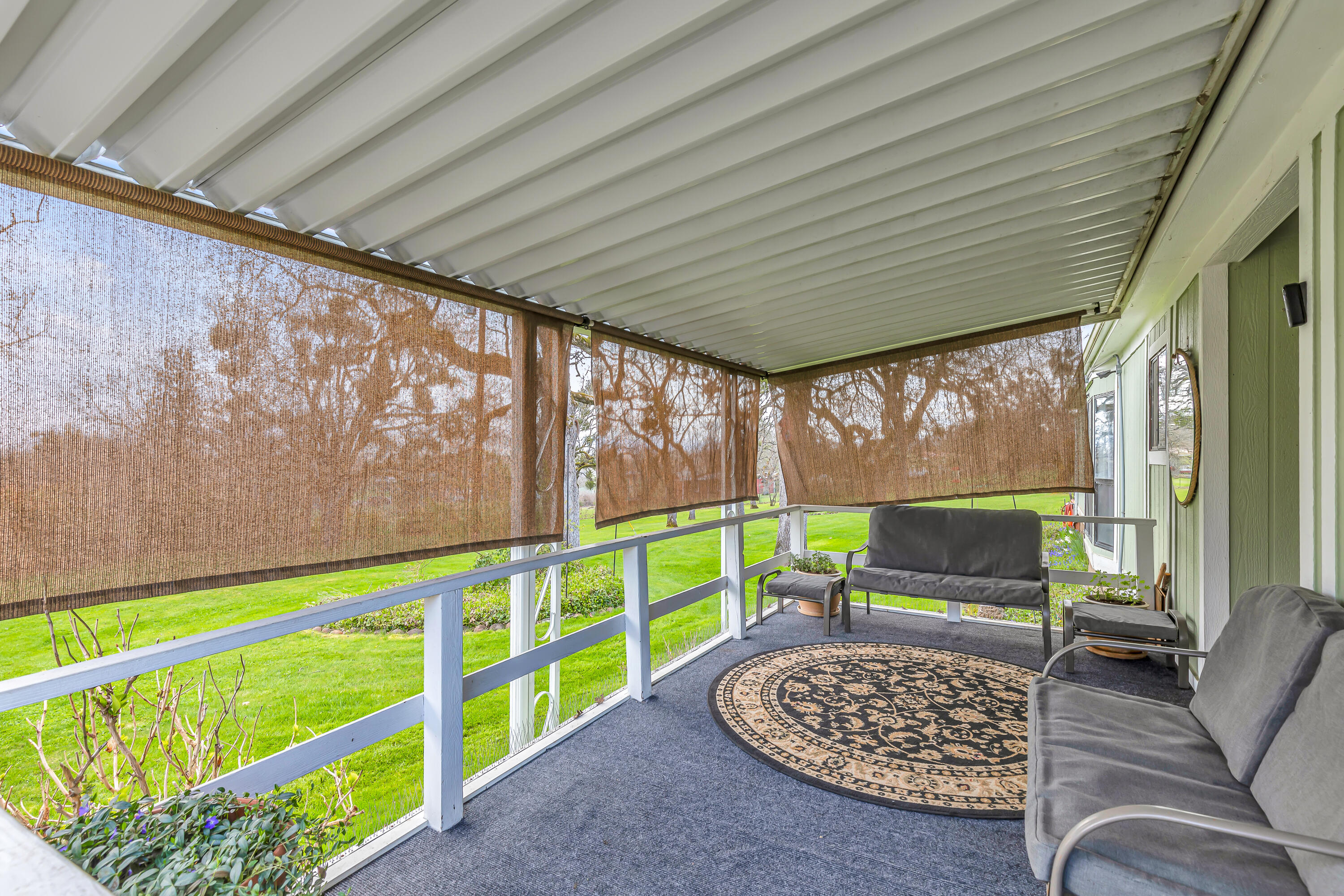 349 Capri Drive Eagle Point, OR 97524 - Photo 15 of 54 9R9A7569