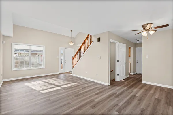 $2,650 | 3490 Willowview Court, Aurora, IL 60504