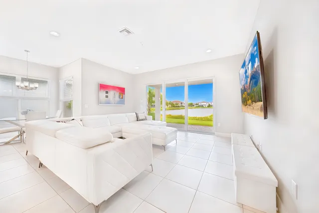 $989,000 | 15371 Green River Court, Delray Beach, FL 33446