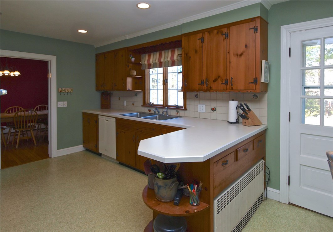 26 Hubbard Street Westerly, RI 02891 - Photo 14 of 36 Gallery Image 14