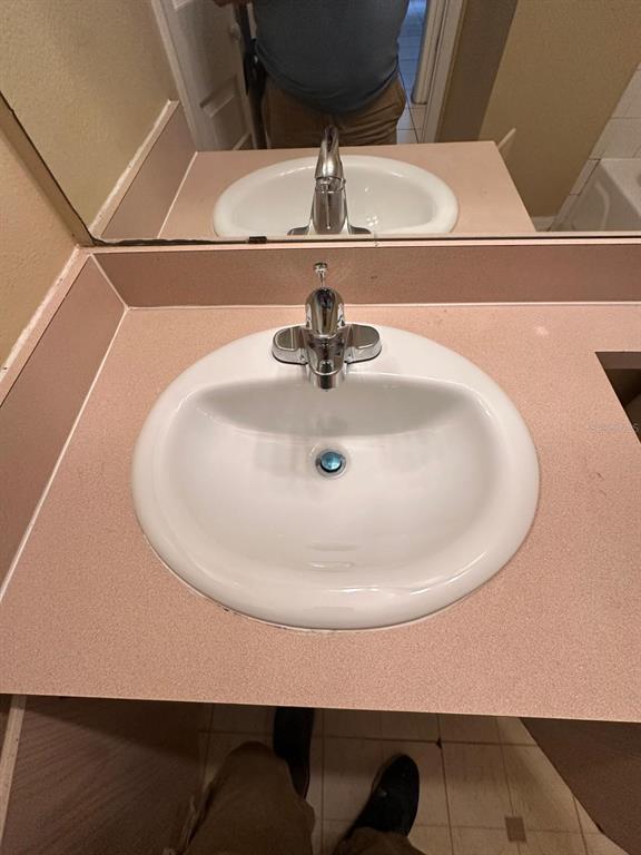 4364 South Kirkman Road, Unit 313 Orlando, FL 32811 - Photo 17 of 27 a close view of sink