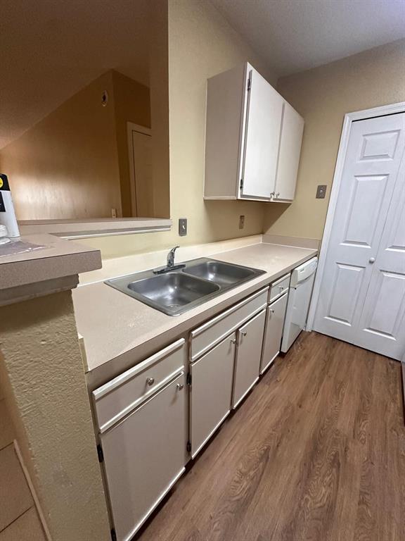 4364 South Kirkman Road, Unit 313 Orlando, FL 32811 - Photo 5 of 27 a utility room with washer and dryer