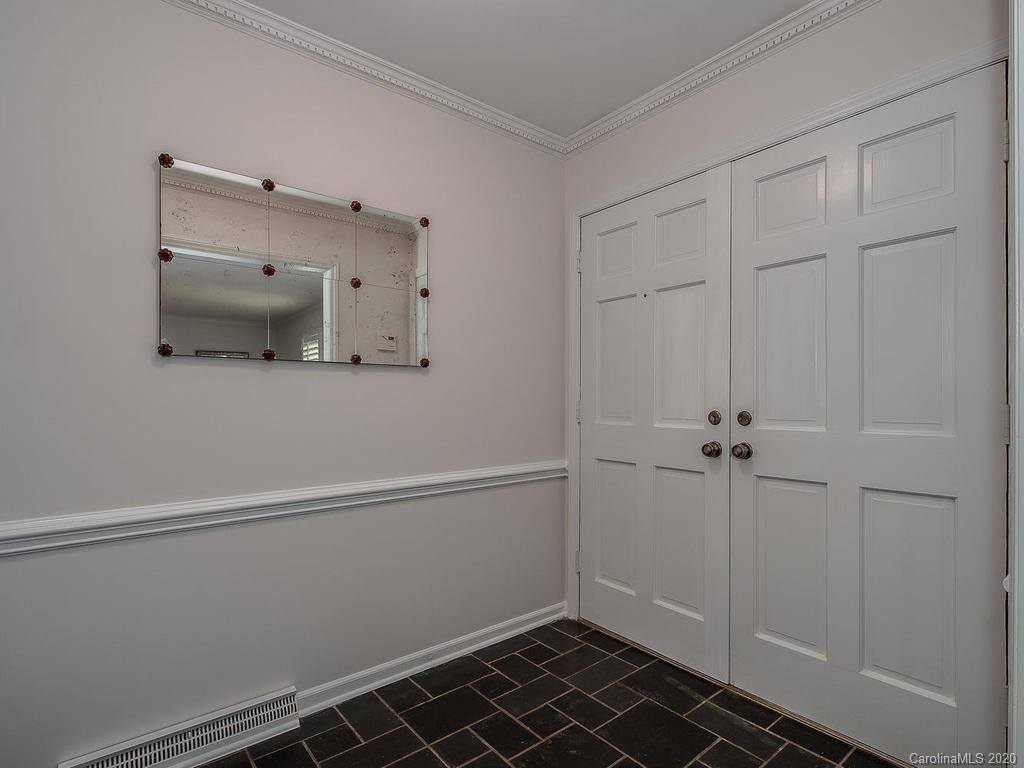 3723 Chevington Road Charlotte, NC 28226 - Photo 2 of 17 Gallery Image 2