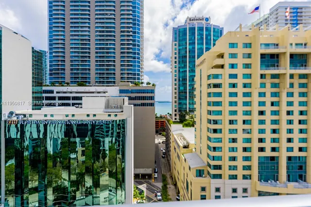 $4,395 | 1060 Brickell Avenue, Unit 1507, Miami, FL 33131