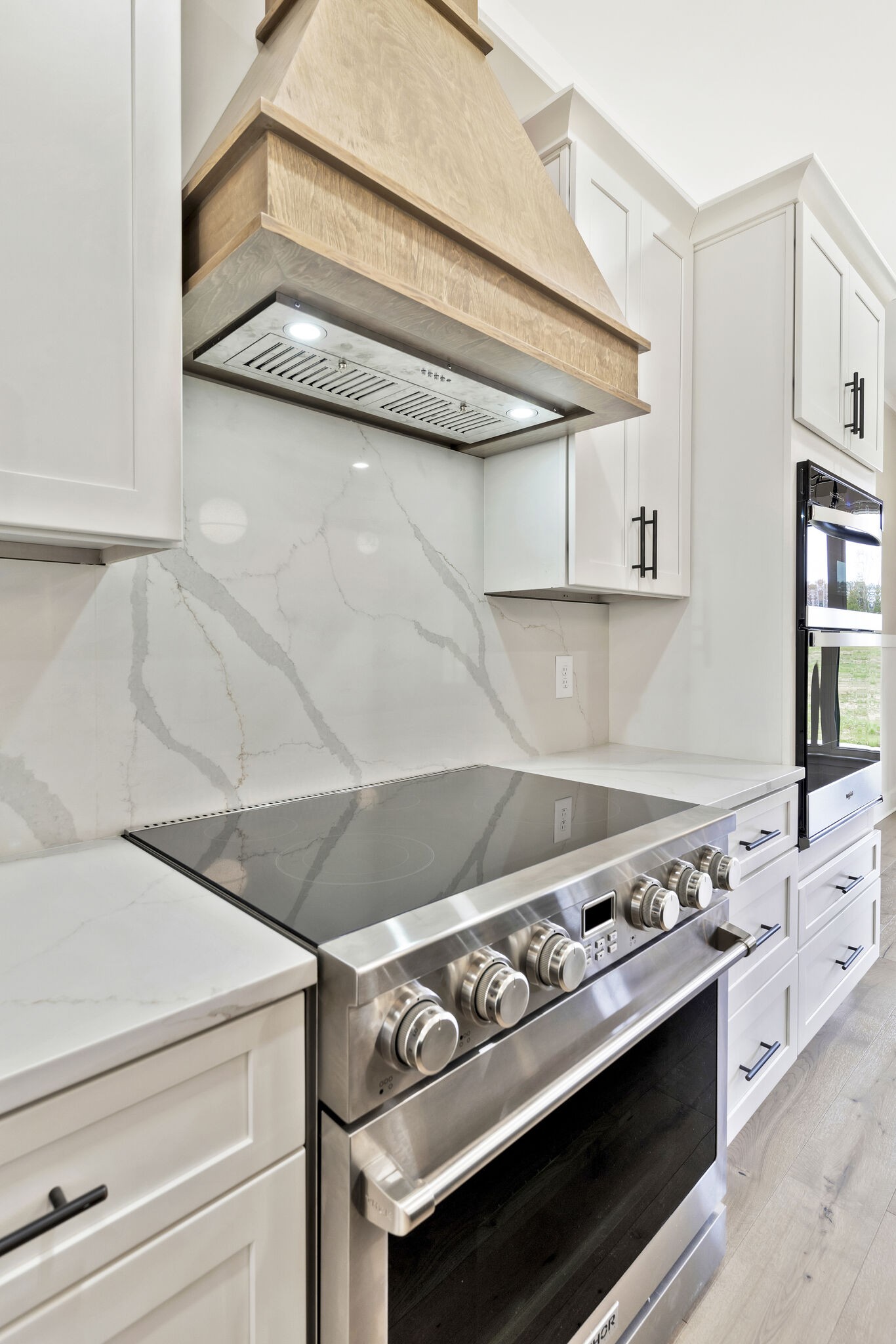 3435 Highway 25 Cottontown, TN 37048 - Photo 17 of 52 a stove top oven sitting inside of a kitchen