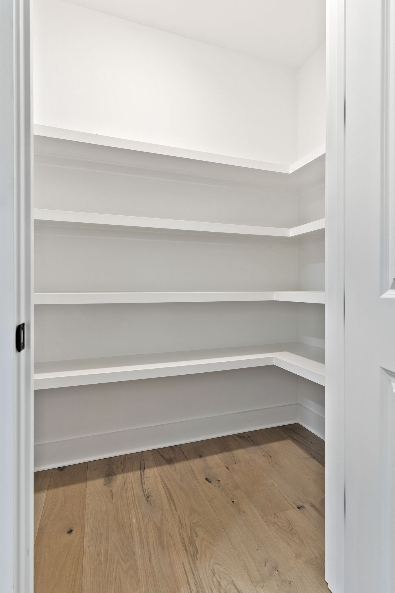 3435 Highway 25 Cottontown, TN 37048 - Photo 19 of 52 a view of a room with shelf