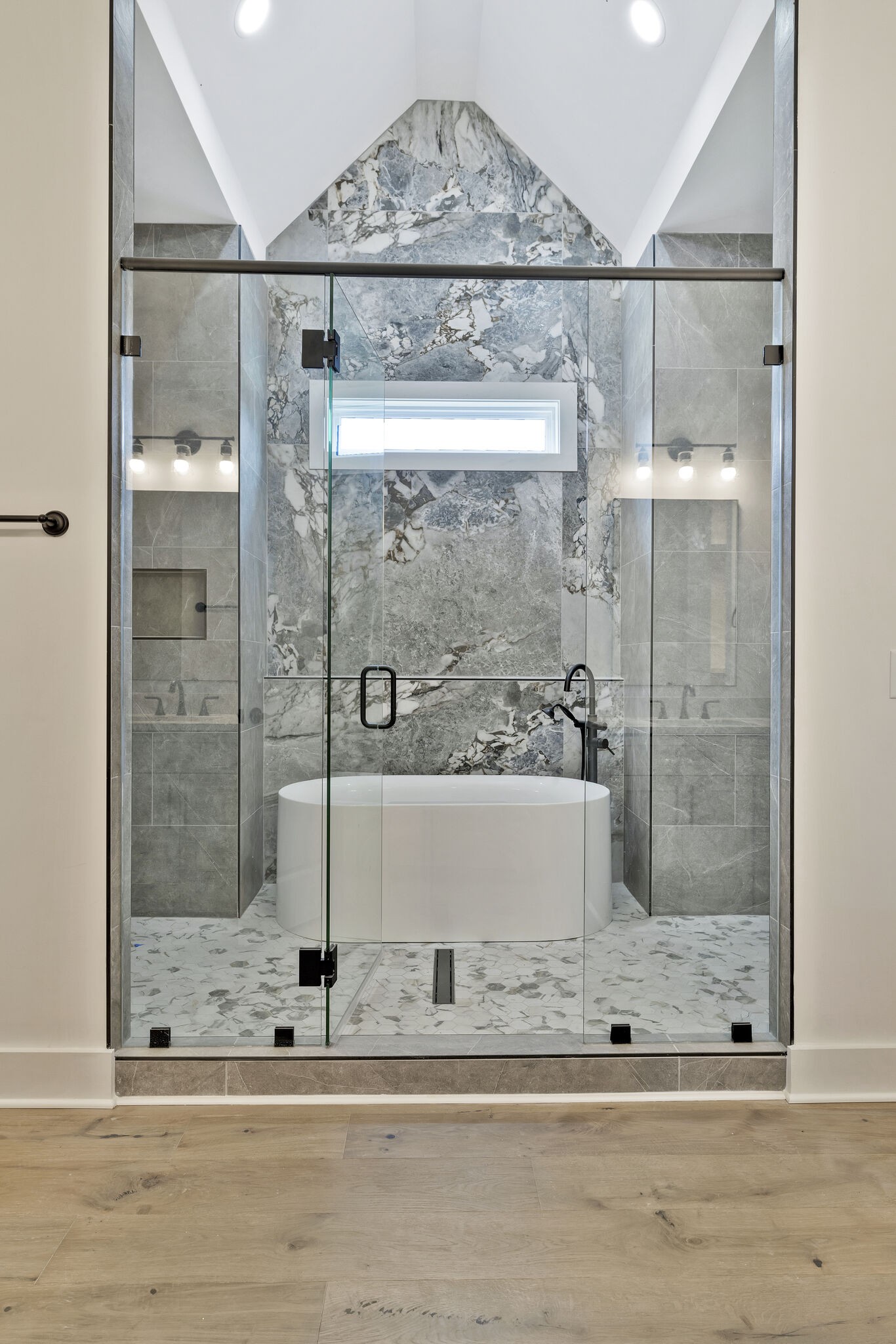 3435 Highway 25 Cottontown, TN 37048 - Photo 22 of 52 a bathroom with a shower
