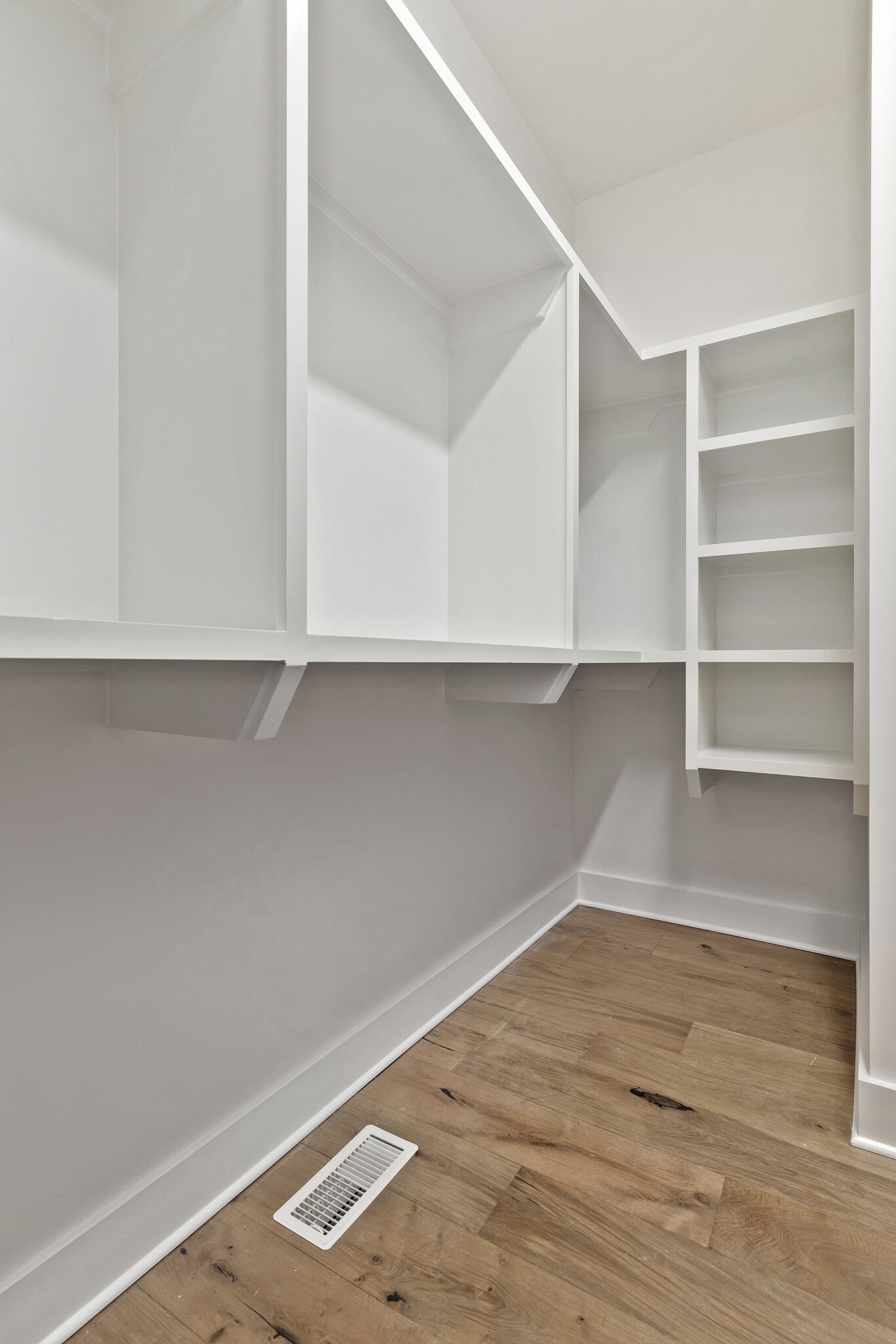 3435 Highway 25 Cottontown, TN 37048 - Photo 26 of 52 a view of a room with shelf