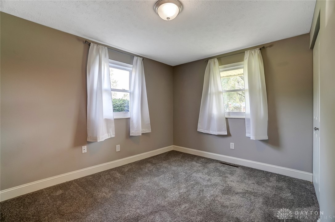 4960 Tilbury Road Huber Heights, OH 45424 - Photo 23 of 34
