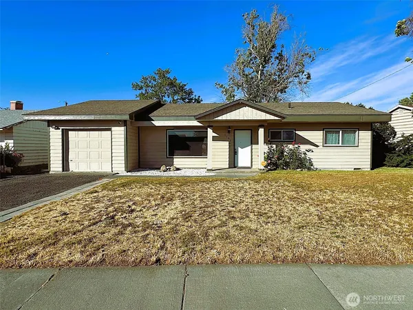 $294,999 | 1103 South Evergreen Drive, Moses Lake, WA 98837