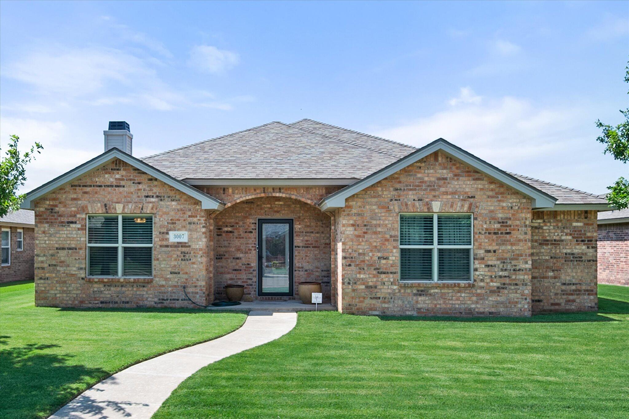 3007 111th Street Lubbock, TX 79423 - Photo 2 of 32 34-3007 111th St8884_crop