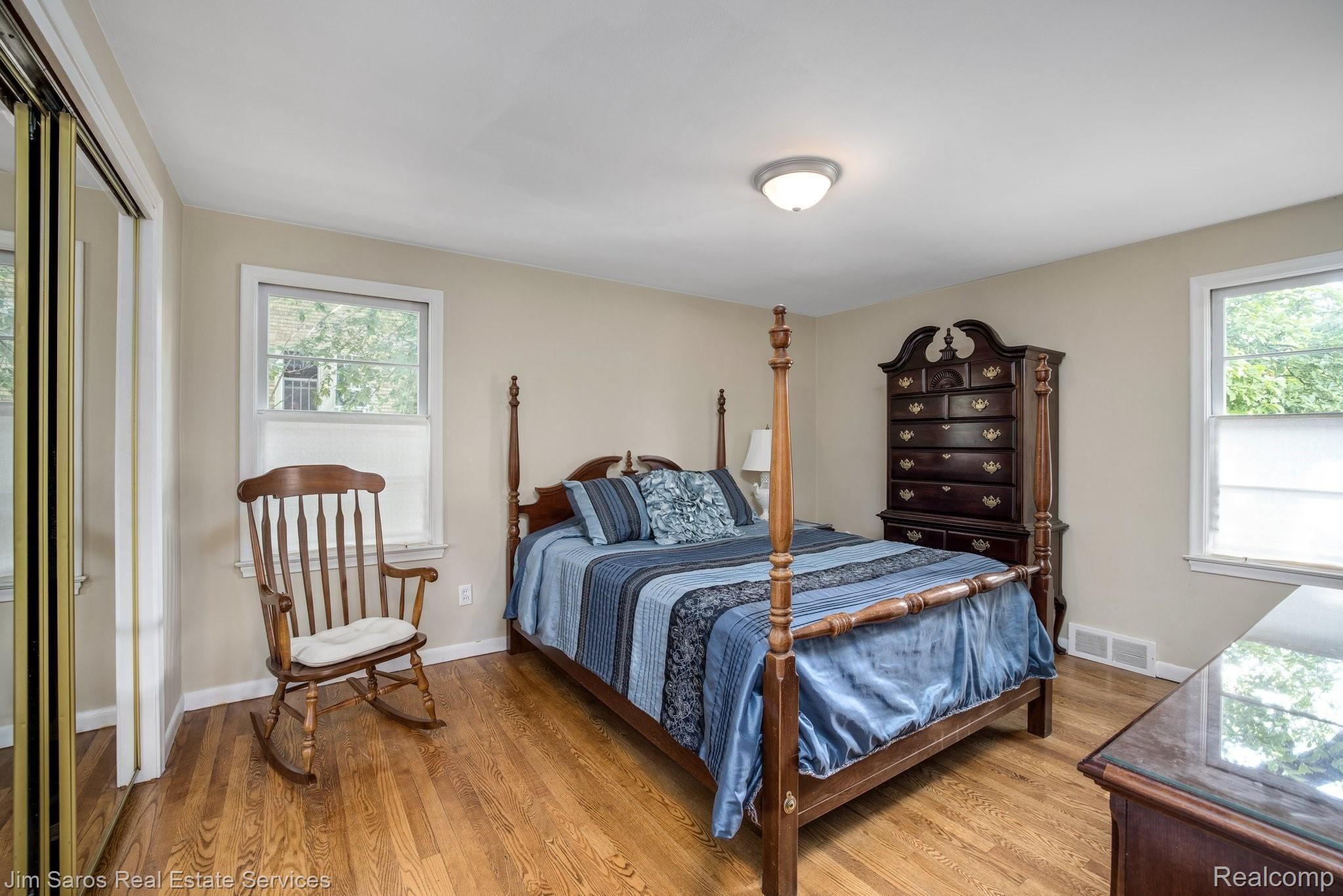 937 Pemberton Road Grosse Pointe, MI 48230 - Photo 12 of 23 4-web-or-mls-937 Pemberton Road Grosse Pointe Pa0003.jpg