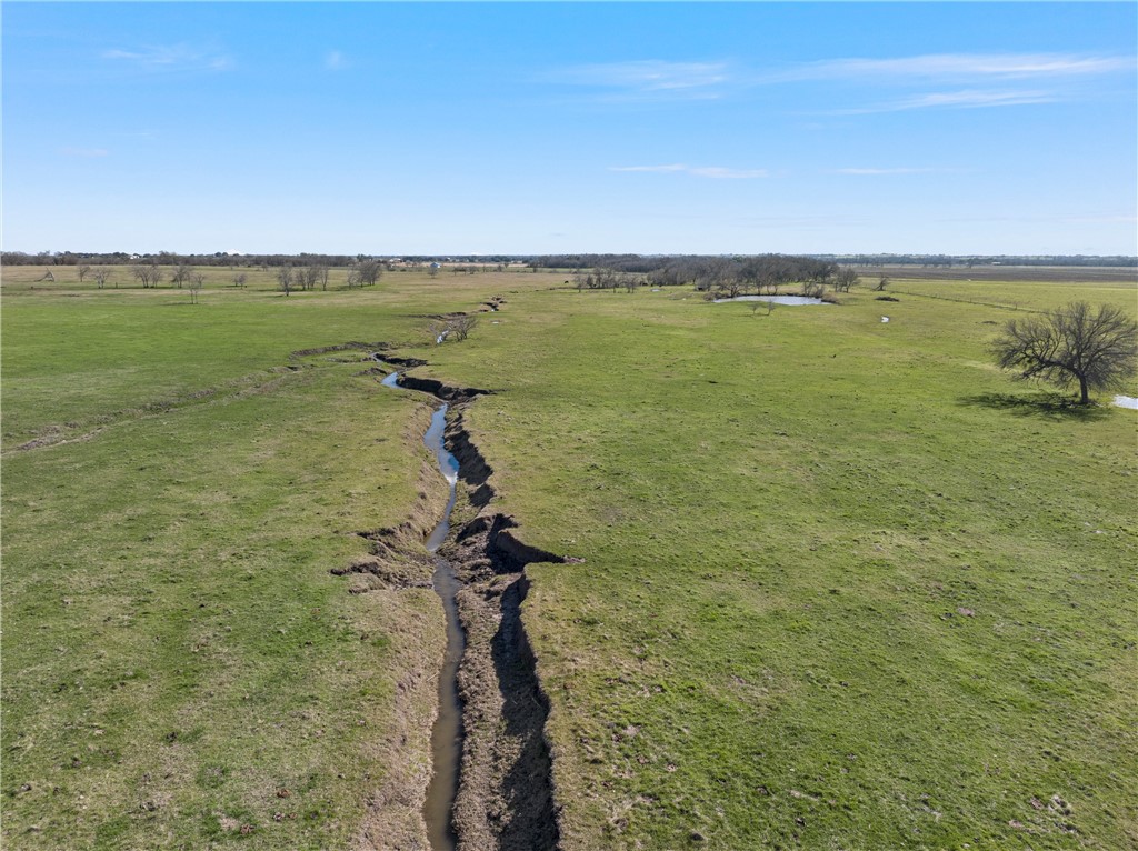 184 Cr 487 Road Lott, TX 76656 - Photo 2 of 9