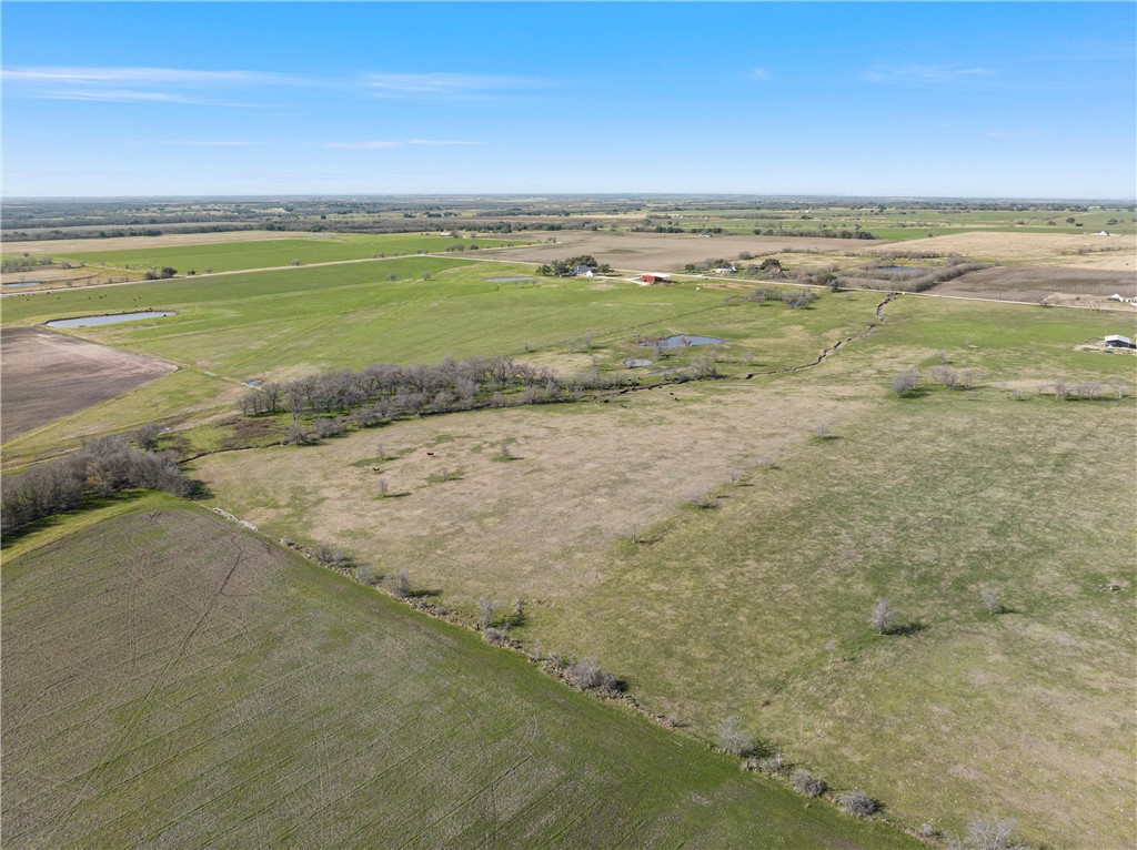 184 Cr 487 Road Lott, TX 76656 - Photo 7 of 9