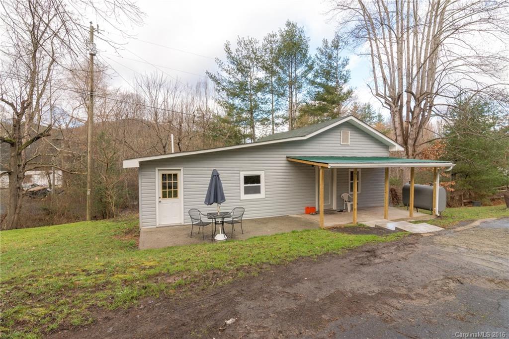 25 Solomon Road Leicester, NC 28748 - Photo 2 of 13 Gallery Image 2