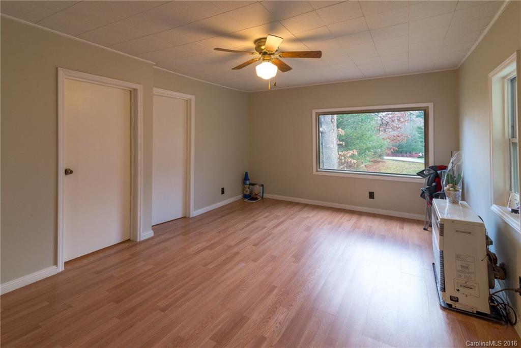 25 Solomon Road Leicester, NC 28748 - Photo 3 of 13 Gallery Image 3
