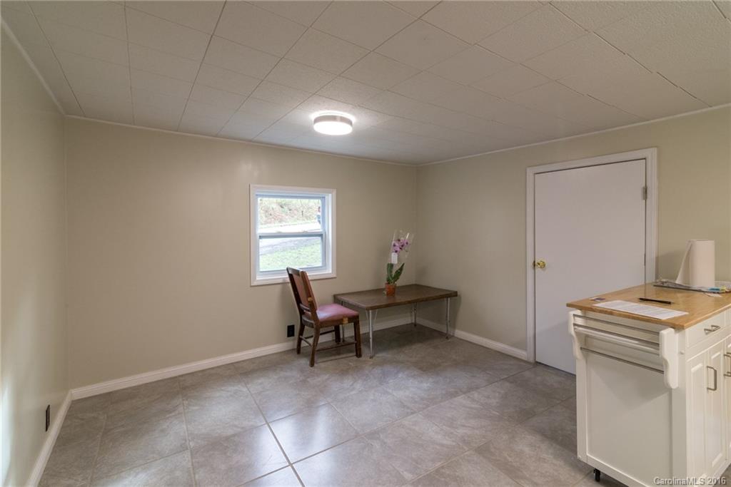 25 Solomon Road Leicester, NC 28748 - Photo 5 of 13 Gallery Image 5