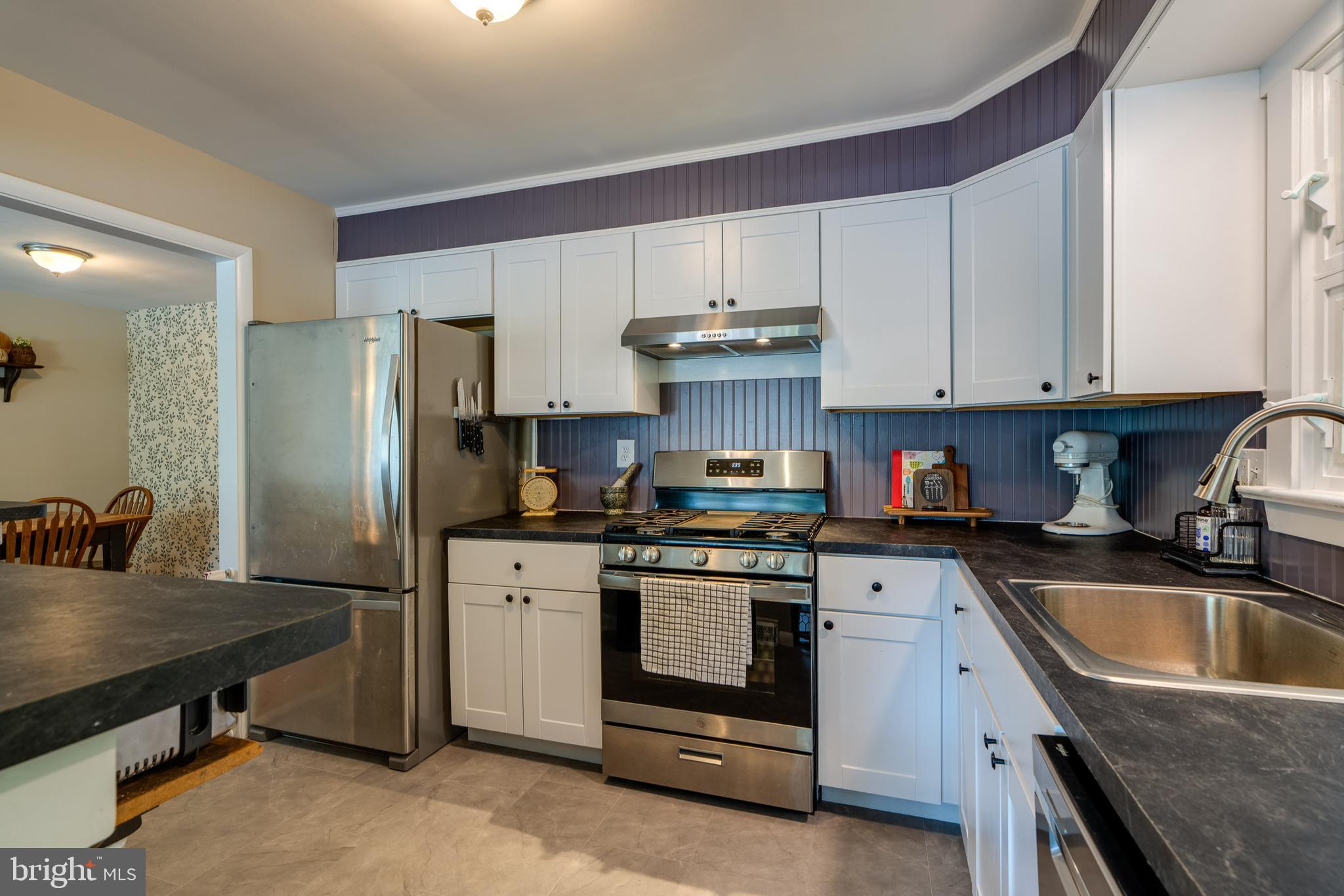 404 West Marion Street Lititz, PA 17543 - Photo 8 of 35