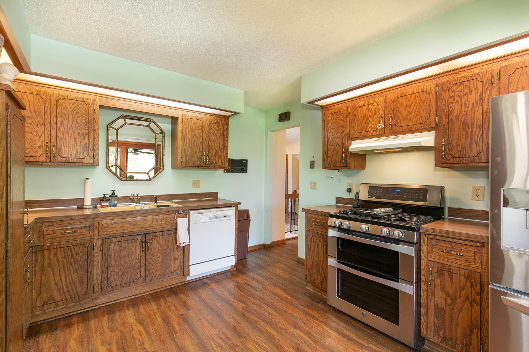 9508 Yosemite Road Bloomington, MN 55437 - Photo 13 of 24 Gallery Image 13