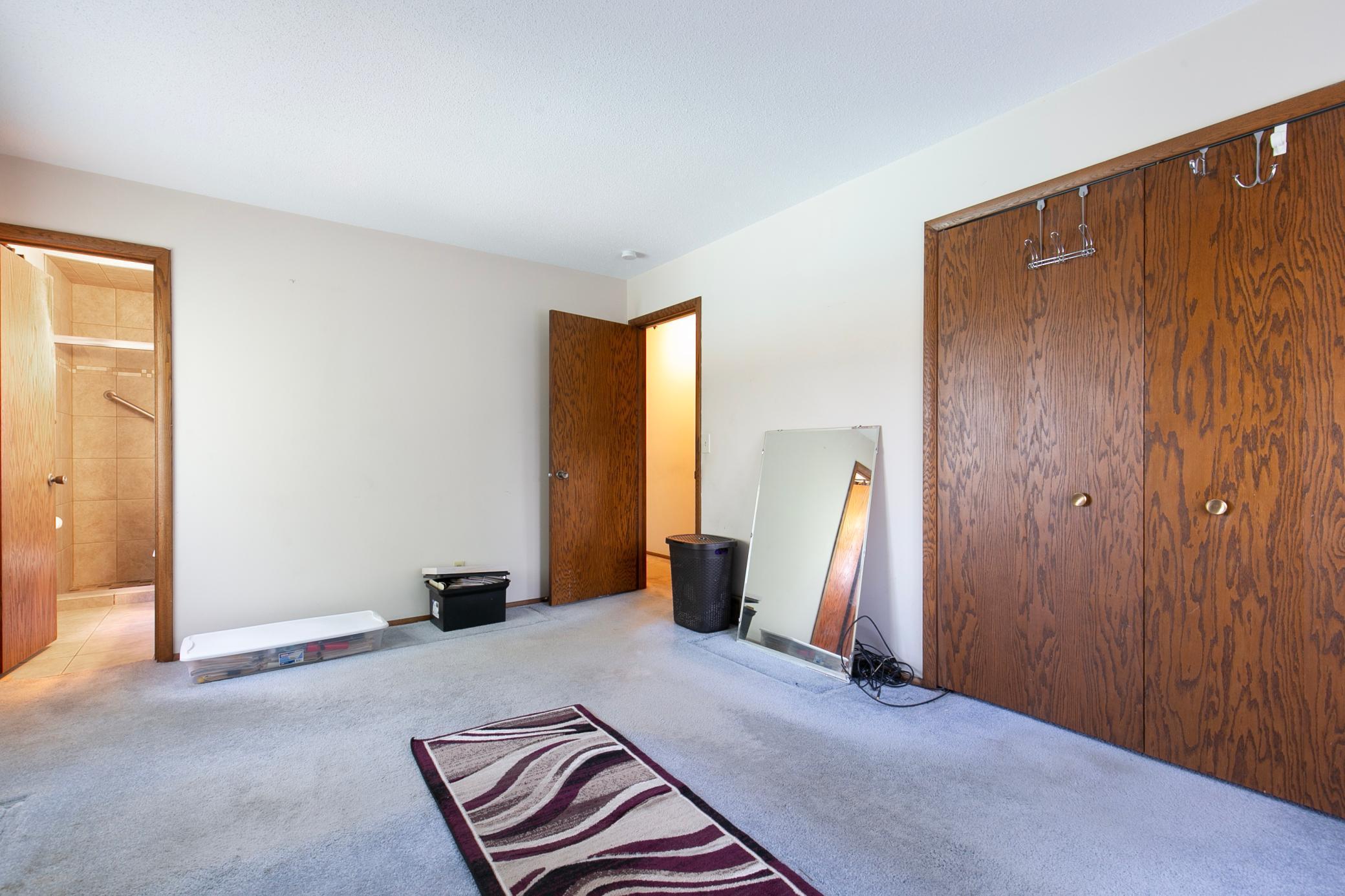 9508 Yosemite Road Bloomington, MN 55437 - Photo 17 of 24 Gallery Image 17