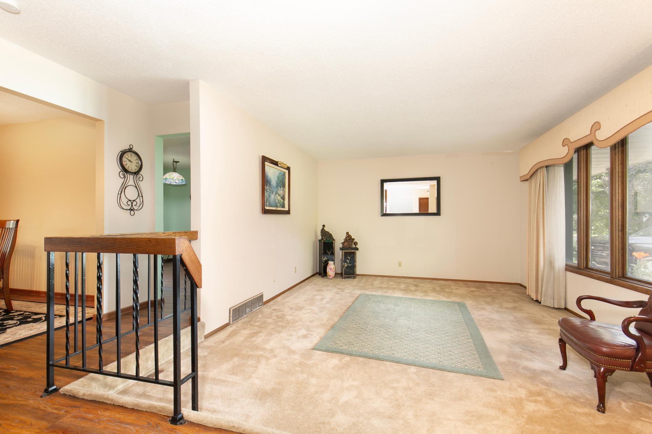 9508 Yosemite Road Bloomington, MN 55437 - Photo 8 of 24 Gallery Image 8