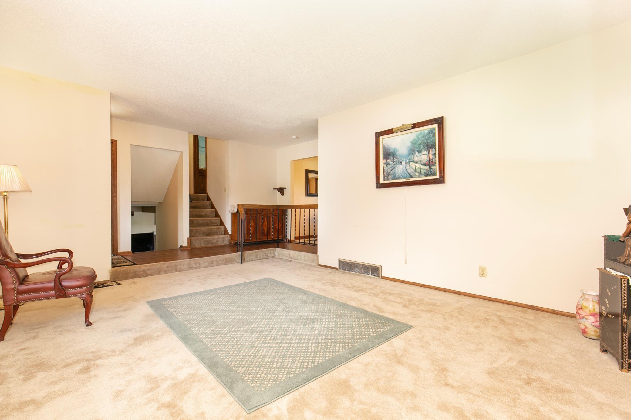 9508 Yosemite Road Bloomington, MN 55437 - Photo 9 of 24 Gallery Image 9