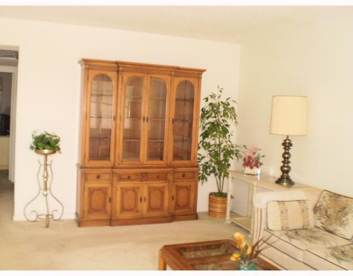 4022 Guildford East Boca Raton, FL 33434 - Photo 1 of 9 Primary Photo