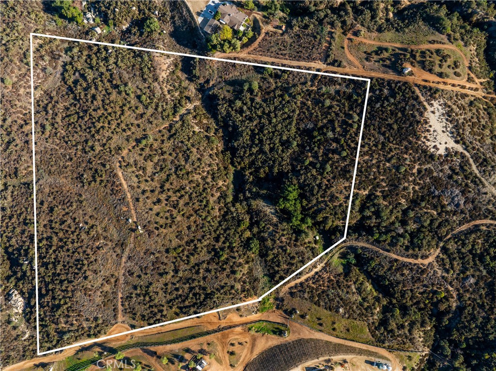 0 Vía Quito Temecula, CA 92592 - Photo 7 of 19 a view of a black and white wall