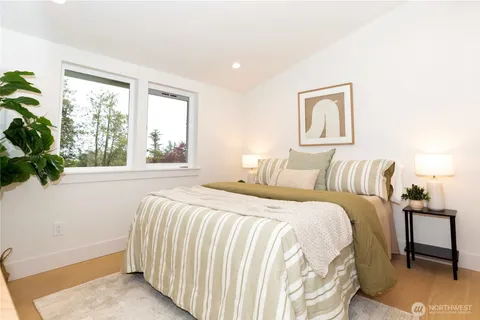 $699,000 | 1530 25th Avenue, Unit B, Seattle, WA 98122