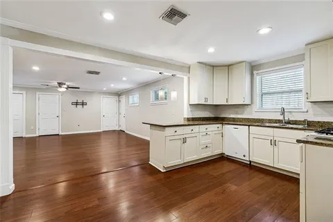 $294,000 | 2408 Massachusetts Avenue, Metairie, LA 70003