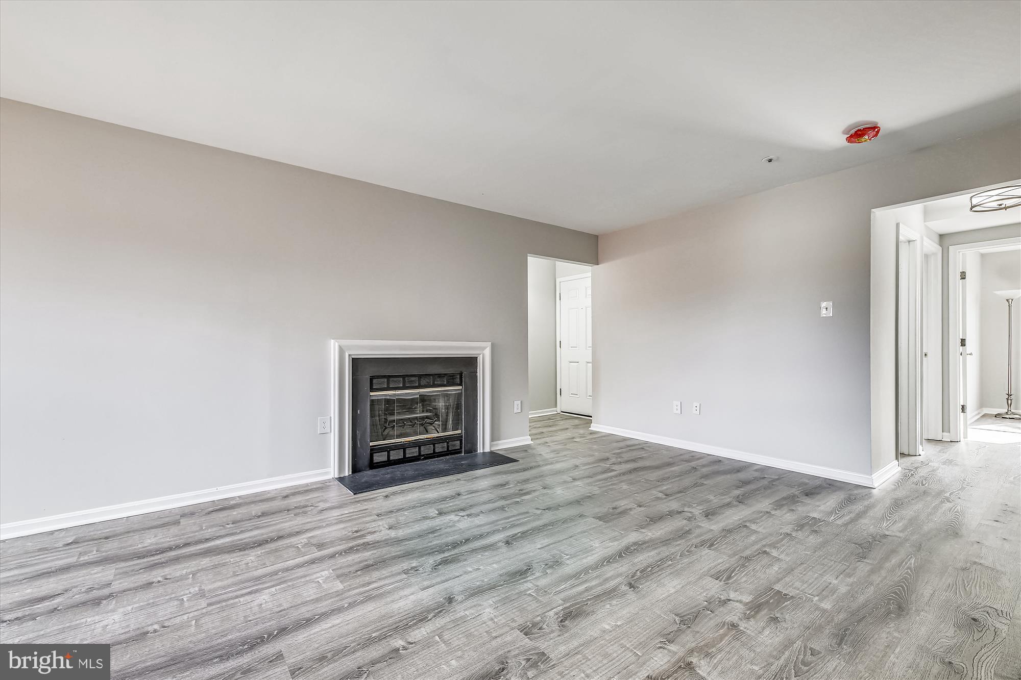 14902 McKisson Court, Unit 8BE Silver Spring, MD 20906 - Photo 5 of 38 Freshly painted, new floors