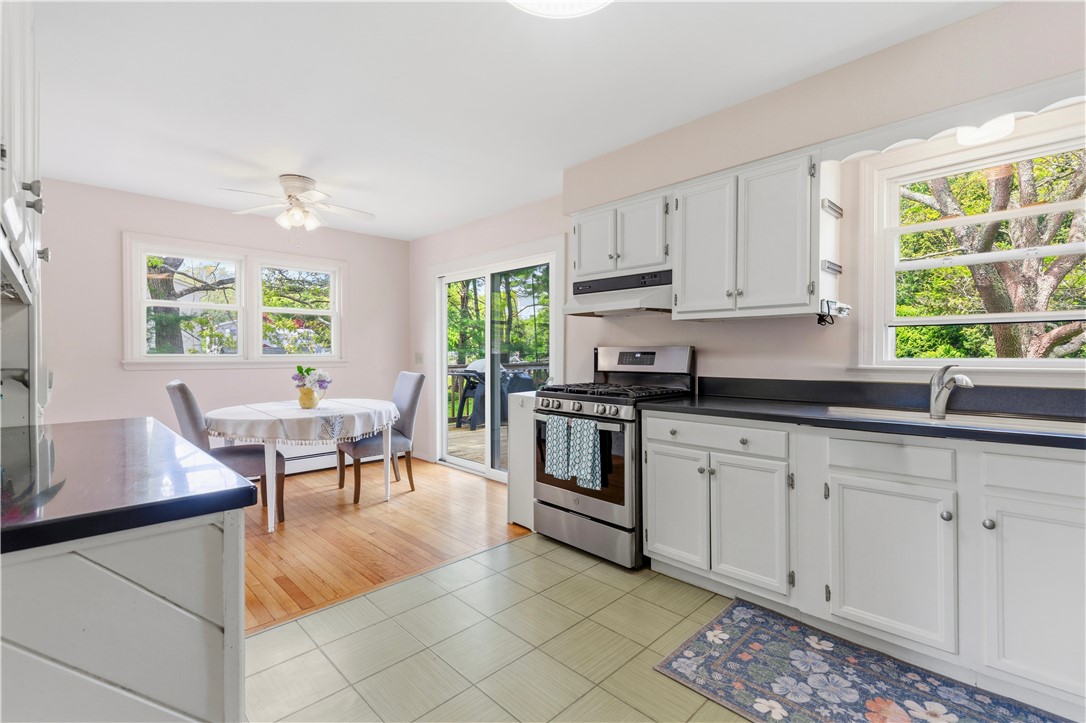 51 Quannacut Road Westerly, RI 02891 - Photo 6 of 38