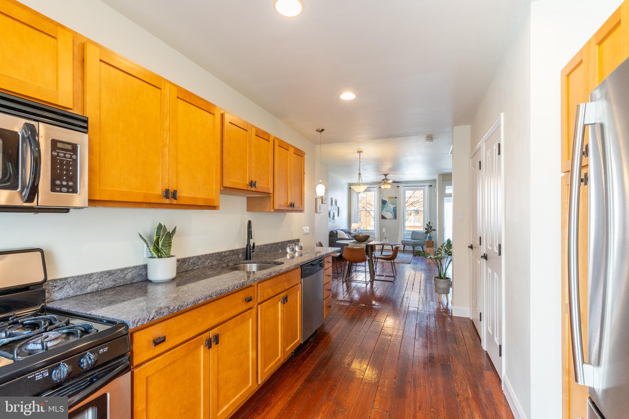 2346 Christian Street Philadelphia, PA 19146 - Photo 11 of 33