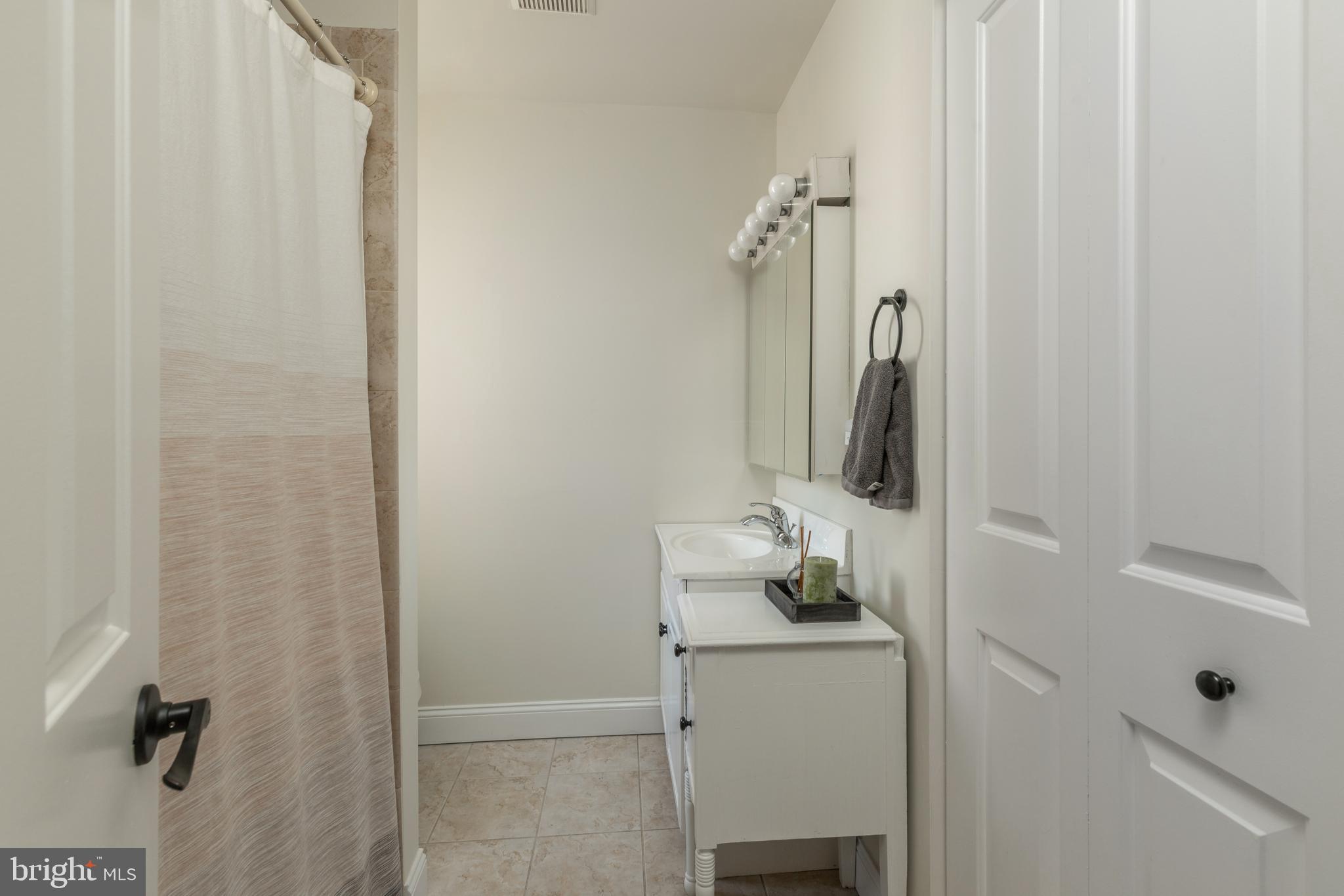 2346 Christian Street Philadelphia, PA 19146 - Photo 25 of 33