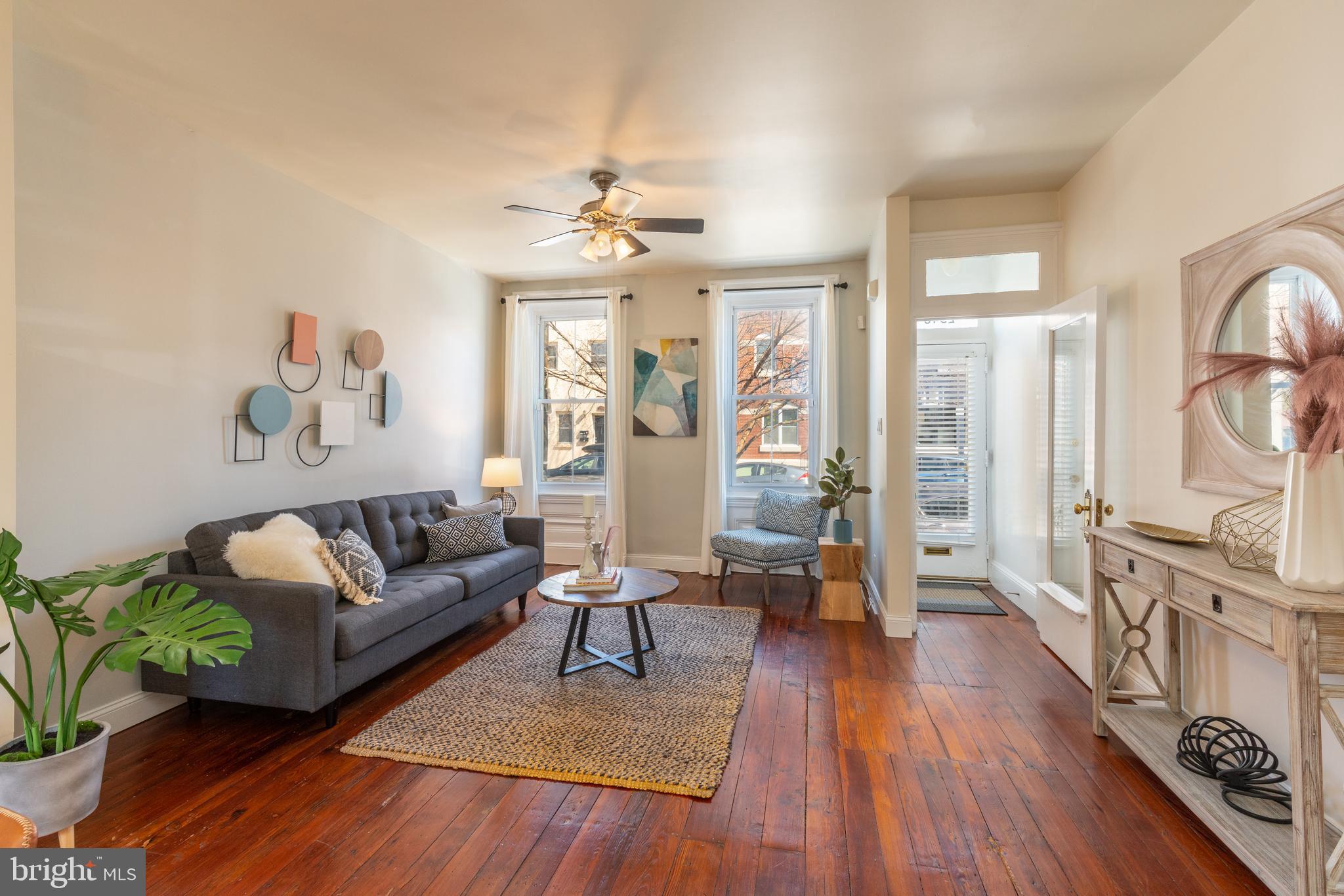 2346 Christian Street Philadelphia, PA 19146 - Photo 7 of 33