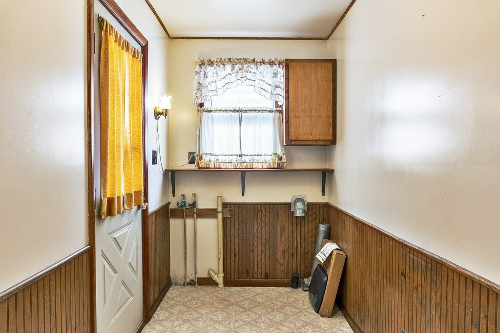 114 South Madison Street Saybrook, IL 61770 - Photo 29 of 31 a view of a window in a room