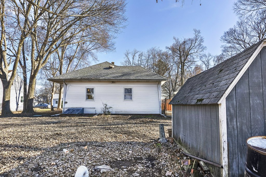 114 South Madison Street Saybrook, IL 61770 - Photo 5 of 31 a view of a house with a yard