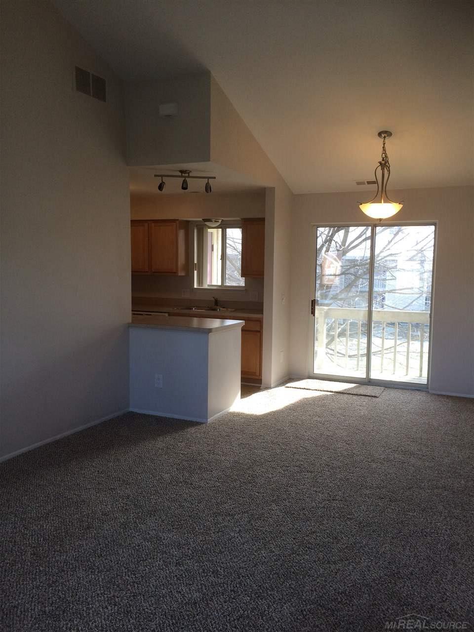 1613 O'Neil Circle, Unit 111 Rochester Hills, MI 48307 - Photo 9 of 33