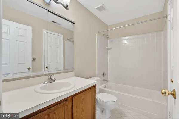 $2,570 | 4202 Waltham Court, Yardley, PA 19067