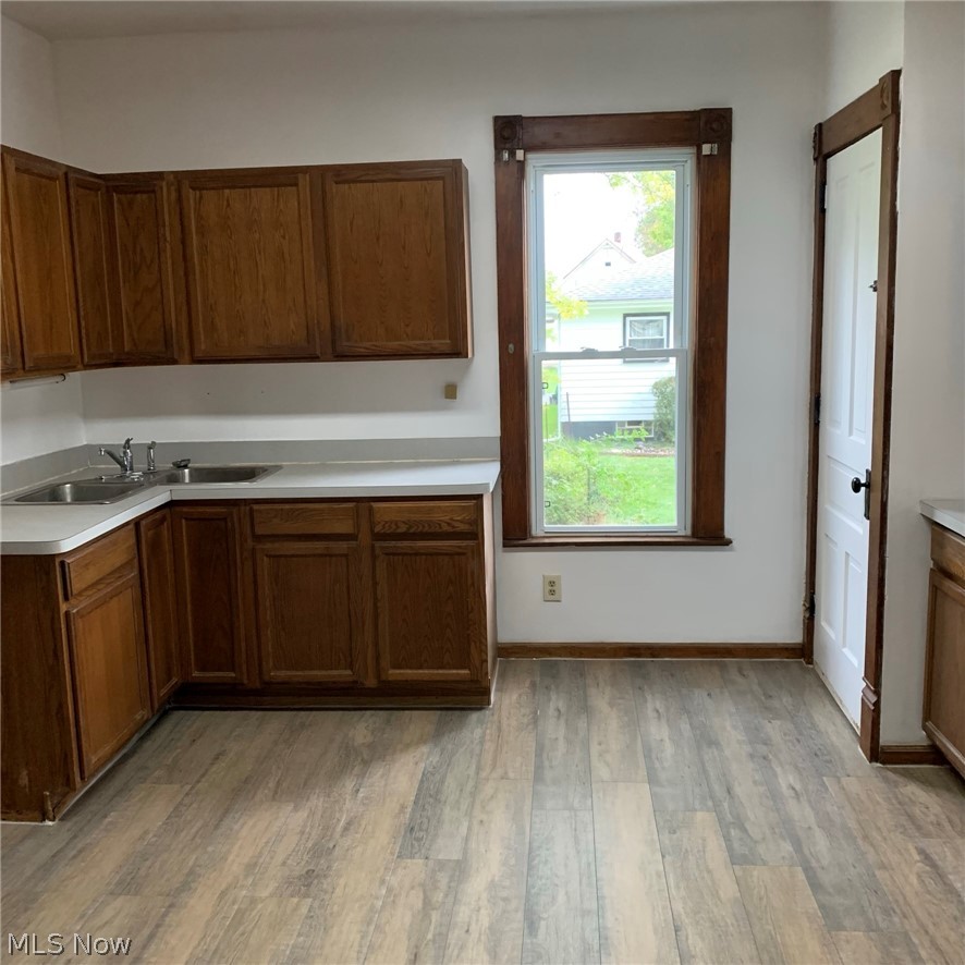 1432 Palmyra Road Southwest Warren, OH 44485 - Photo 3 of 16