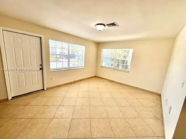 $1,995 | 696 Northeast 85th Street, Unit 1, Miami, FL 33138