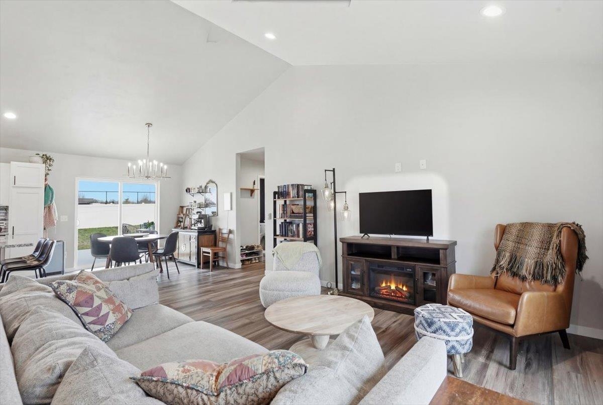 676 Porter Road Evansville, WI 53536 - Photo 7 of 50